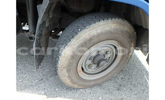 Acheter Import Voiture Toyota 4Runner Bleu à Import - Dubai, Grande Comore Acheter Import Voiture Toyota 4Runner Bleu à Import - Dubai, Grande Comore