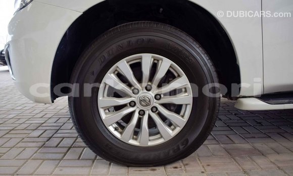 Acheter Import Voiture Nissan Patrol Blanc à Import - Dubai, Grande Comore