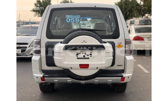 Buy Import Mitsubishi Pajero White Car in Import - Dubai in Great Comore Buy Import Mitsubishi Pajero White Car in Import - Dubai in Great Comore