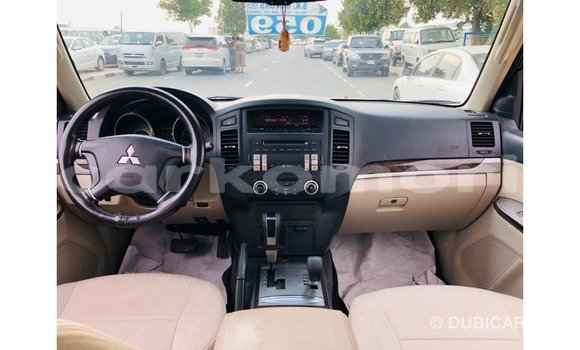 Buy Import Mitsubishi Pajero White Car in Import - Dubai in Great Comore Buy Import Mitsubishi Pajero White Car in Import - Dubai in Great Comore