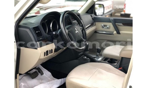 Buy Import Mitsubishi Pajero White Car in Import - Dubai in Great Comore Buy Import Mitsubishi Pajero White Car in Import - Dubai in Great Comore