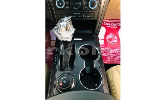 Acheter Import Voiture Ford Explorer Rouge à Import - Dubai, Grande Comore Acheter Import Voiture Ford Explorer Rouge à Import - Dubai, Grande Comore