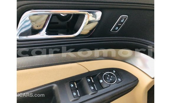 Acheter Import Voiture Ford Explorer Rouge à Import - Dubai, Grande Comore Acheter Import Voiture Ford Explorer Rouge à Import - Dubai, Grande Comore
