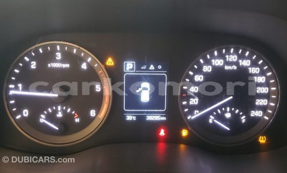 Buy Import Hyundai Tucson White Car in Import - Dubai in Great Comore Buy Import Hyundai Tucson White Car in Import - Dubai in Great Comore