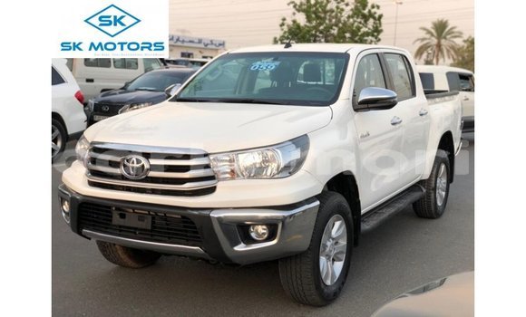 Acheter Import Voiture Toyota Hilux Blanc à Import - Dubai, Grande Comore Acheter Import Voiture Toyota Hilux Blanc à Import - Dubai, Grande Comore