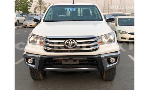 Acheter Import Voiture Toyota Hilux Blanc à Import - Dubai, Grande Comore Acheter Import Voiture Toyota Hilux Blanc à Import - Dubai, Grande Comore