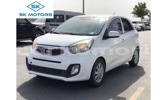Acheter Import Voiture Kia Picanto Blanc à Import - Dubai, Grande Comore