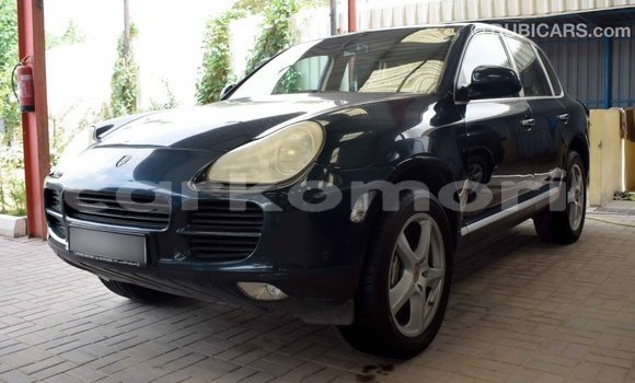 Acheter Import Voiture Porsche Cayenne Vert à Import - Dubai, Grande Comore Acheter Import Voiture Porsche Cayenne Vert à Import - Dubai, Grande Comore