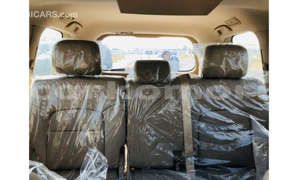 Acheter Import Voiture Toyota Land Cruiser Blanc à Import - Dubai, Grande Comore Acheter Import Voiture Toyota Land Cruiser Blanc à Import - Dubai, Grande Comore