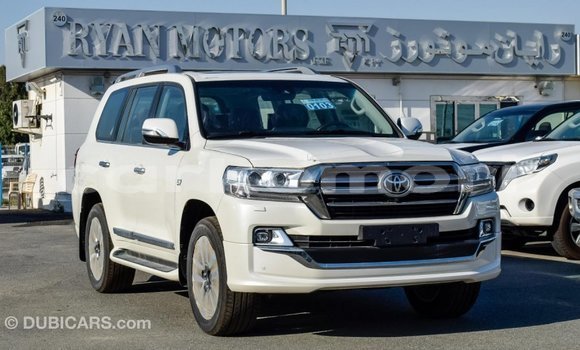 Buy Import Toyota Land Cruiser White Car in Import - Dubai in Great Comore Buy Import Toyota Land Cruiser White Car in Import - Dubai in Great Comore