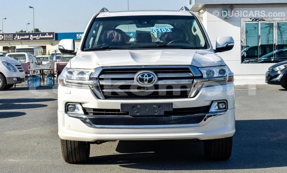 Buy Import Toyota Land Cruiser White Car in Import - Dubai in Great Comore Buy Import Toyota Land Cruiser White Car in Import - Dubai in Great Comore