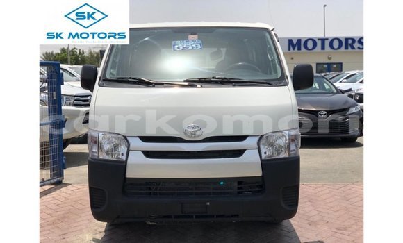 Acheter Import Voiture Toyota Hiace Blanc à Import - Dubai, Grande Comore Acheter Import Voiture Toyota Hiace Blanc à Import - Dubai, Grande Comore