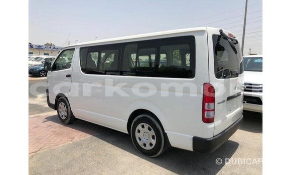 Acheter Import Voiture Toyota Hiace Blanc à Import - Dubai, Grande Comore Acheter Import Voiture Toyota Hiace Blanc à Import - Dubai, Grande Comore