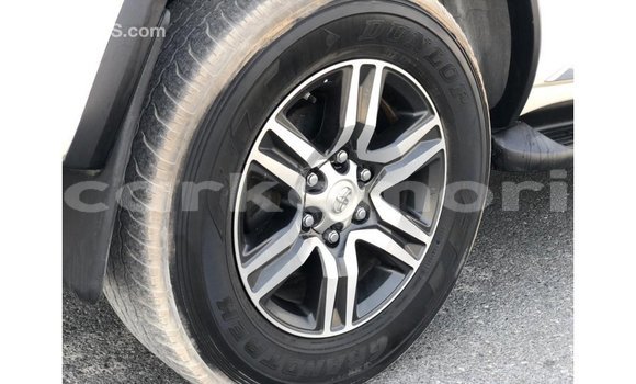 Acheter Import Voiture Toyota Fortuner Blanc à Import - Dubai, Grande Comore Acheter Import Voiture Toyota Fortuner Blanc à Import - Dubai, Grande Comore