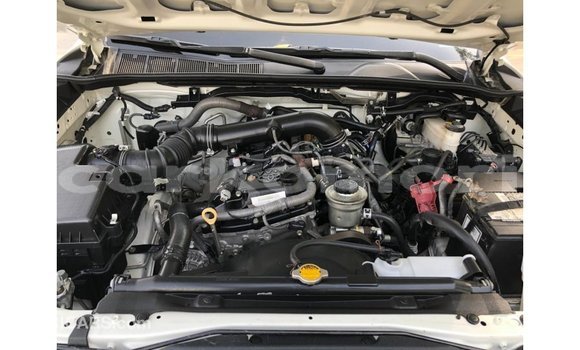Acheter Import Voiture Toyota Fortuner Blanc à Import - Dubai, Grande Comore Acheter Import Voiture Toyota Fortuner Blanc à Import - Dubai, Grande Comore