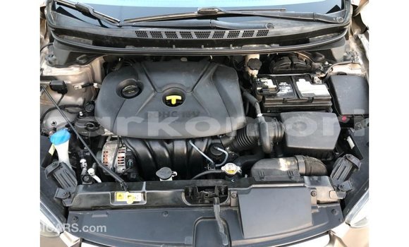 Acheter Import Voiture Hyundai Elantra Marron à Import - Dubai, Grande Comore Acheter Import Voiture Hyundai Elantra Marron à Import - Dubai, Grande Comore