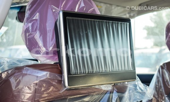 Buy Import Toyota Land Cruiser White Car in Import - Dubai in Great Comore Buy Import Toyota Land Cruiser White Car in Import - Dubai in Great Comore