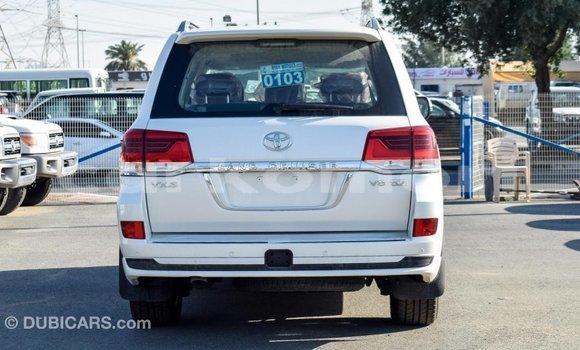 Buy Import Toyota Land Cruiser White Car in Import - Dubai in Great Comore Buy Import Toyota Land Cruiser White Car in Import - Dubai in Great Comore