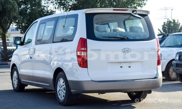 Buy Import Hyundai Accent White Car in Import - Dubai in Great Comore Buy Import Hyundai Accent White Car in Import - Dubai in Great Comore