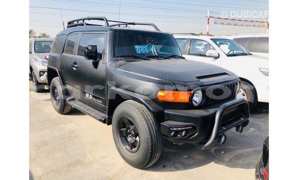 Acheter Import Voiture Toyota FJ Cruiser Noir à Import - Dubai, Grande Comore Acheter Import Voiture Toyota FJ Cruiser Noir à Import - Dubai, Grande Comore