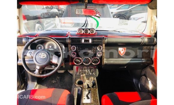 Acheter Import Voiture Toyota FJ Cruiser Noir à Import - Dubai, Grande Comore Acheter Import Voiture Toyota FJ Cruiser Noir à Import - Dubai, Grande Comore