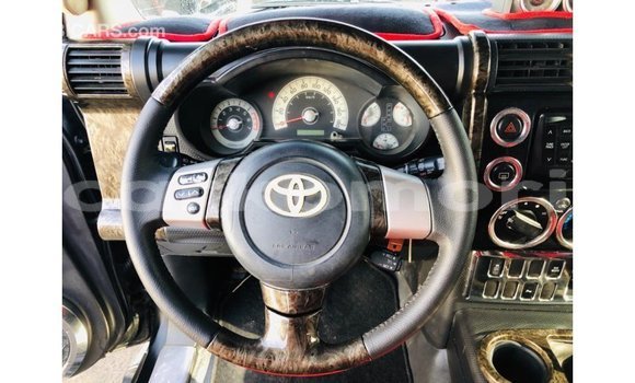 Acheter Import Voiture Toyota FJ Cruiser Noir à Import - Dubai, Grande Comore Acheter Import Voiture Toyota FJ Cruiser Noir à Import - Dubai, Grande Comore