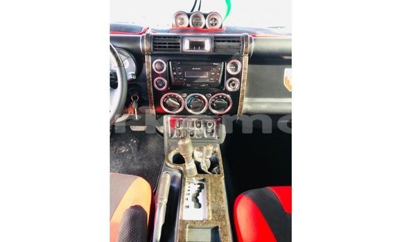 Acheter Import Voiture Toyota FJ Cruiser Noir à Import - Dubai, Grande Comore Acheter Import Voiture Toyota FJ Cruiser Noir à Import - Dubai, Grande Comore