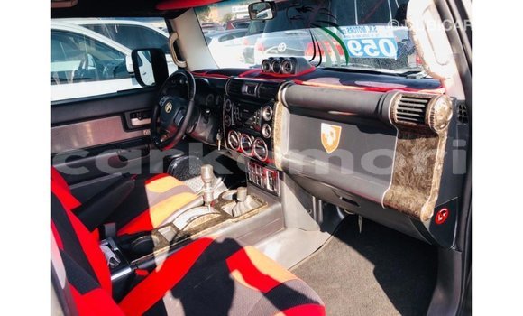 Acheter Import Voiture Toyota FJ Cruiser Noir à Import - Dubai, Grande Comore Acheter Import Voiture Toyota FJ Cruiser Noir à Import - Dubai, Grande Comore