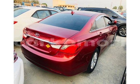 Acheter Import Voiture Hyundai Sonata Rouge à Import - Dubai, Grande Comore Acheter Import Voiture Hyundai Sonata Rouge à Import - Dubai, Grande Comore