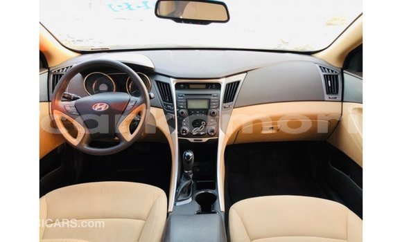 Acheter Import Voiture Hyundai Sonata Rouge à Import - Dubai, Grande Comore Acheter Import Voiture Hyundai Sonata Rouge à Import - Dubai, Grande Comore