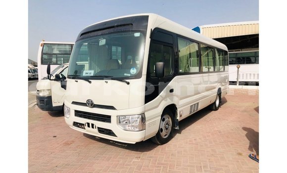 Acheter Import Voiture Toyota Coaster Blanc à Import - Dubai, Grande Comore Acheter Import Voiture Toyota Coaster Blanc à Import - Dubai, Grande Comore