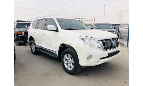Acheter Import Voiture Toyota Prado Blanc à Import - Dubai, Grande Comore Acheter Import Voiture Toyota Prado Blanc à Import - Dubai, Grande Comore