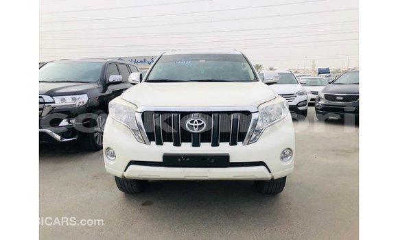Acheter Import Voiture Toyota Prado Blanc à Import - Dubai, Grande Comore Acheter Import Voiture Toyota Prado Blanc à Import - Dubai, Grande Comore