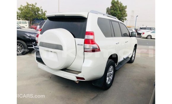 Acheter Import Voiture Toyota Prado Blanc à Import - Dubai, Grande Comore Acheter Import Voiture Toyota Prado Blanc à Import - Dubai, Grande Comore
