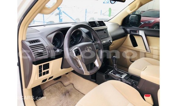 Acheter Import Voiture Toyota Prado Blanc à Import - Dubai, Grande Comore Acheter Import Voiture Toyota Prado Blanc à Import - Dubai, Grande Comore