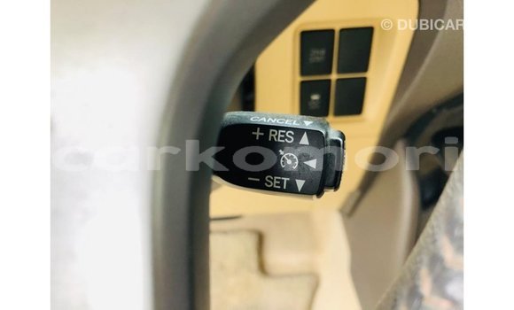 Acheter Import Voiture Toyota Prado Blanc à Import - Dubai, Grande Comore Acheter Import Voiture Toyota Prado Blanc à Import - Dubai, Grande Comore