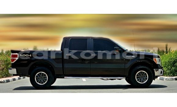 Acheter Import Voiture Ford Club Wagon Marron à Import - Dubai, Grande Comore Acheter Import Voiture Ford Club Wagon Marron à Import - Dubai, Grande Comore