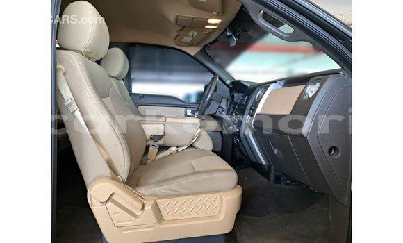 Acheter Import Voiture Ford Club Wagon Marron à Import - Dubai, Grande Comore Acheter Import Voiture Ford Club Wagon Marron à Import - Dubai, Grande Comore