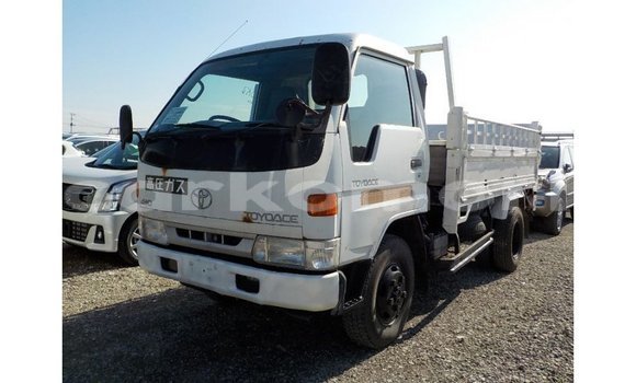 Acheter Import Voiture Toyota Dyna Blanc à Import - Dubai, Grande Comore Acheter Import Voiture Toyota Dyna Blanc à Import - Dubai, Grande Comore