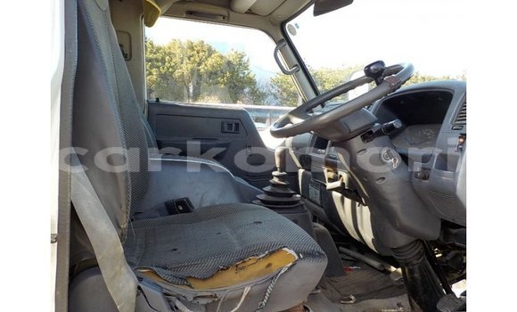 Acheter Import Voiture Toyota Dyna Blanc à Import - Dubai, Grande Comore Acheter Import Voiture Toyota Dyna Blanc à Import - Dubai, Grande Comore