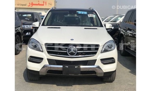 Acheter Import Voiture Mercedes-Benz 190 Blanc à Import - Dubai, Grande Comore Acheter Import Voiture Mercedes-Benz 190 Blanc à Import - Dubai, Grande Comore