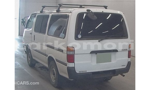 Acheter Import Voiture Toyota Hiace Blanc à Import - Dubai, Grande Comore Acheter Import Voiture Toyota Hiace Blanc à Import - Dubai, Grande Comore