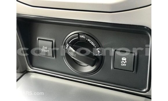 Acheter Import Voiture Toyota Prado Marron à Import - Dubai, Grande Comore Acheter Import Voiture Toyota Prado Marron à Import - Dubai, Grande Comore
