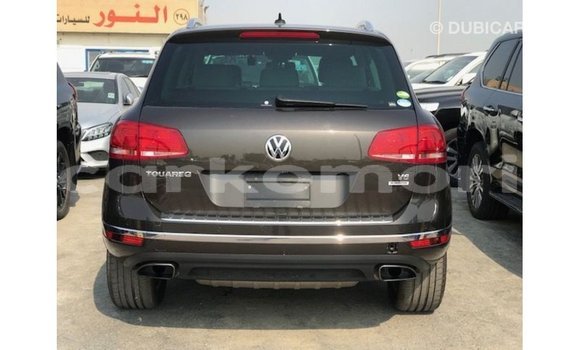 Acheter Import Voiture Volkswagen Touareg Marron à Import - Dubai, Grande Comore Acheter Import Voiture Volkswagen Touareg Marron à Import - Dubai, Grande Comore