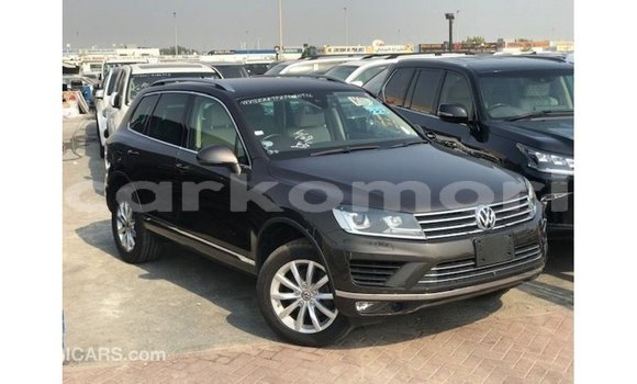 Acheter Import Voiture Volkswagen Touareg Marron à Import - Dubai, Grande Comore Acheter Import Voiture Volkswagen Touareg Marron à Import - Dubai, Grande Comore