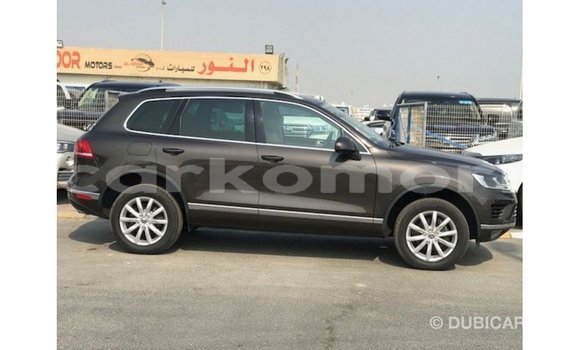 Acheter Import Voiture Volkswagen Touareg Marron à Import - Dubai, Grande Comore Acheter Import Voiture Volkswagen Touareg Marron à Import - Dubai, Grande Comore