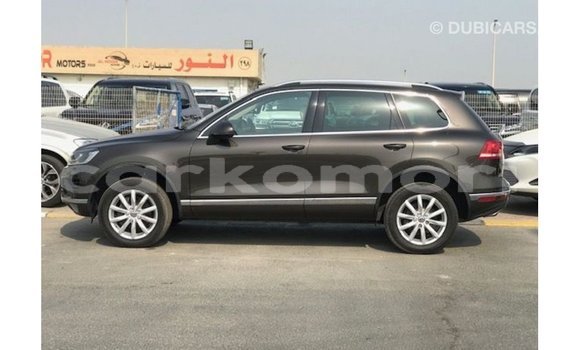 Acheter Import Voiture Volkswagen Touareg Marron à Import - Dubai, Grande Comore Acheter Import Voiture Volkswagen Touareg Marron à Import - Dubai, Grande Comore