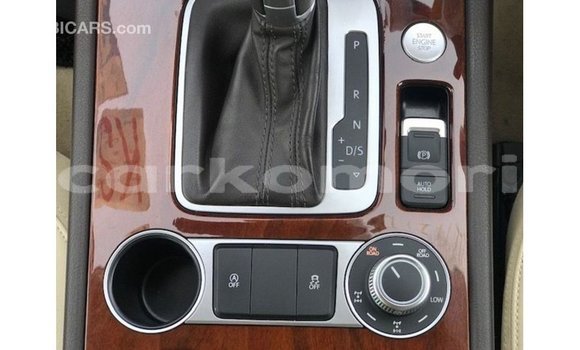 Acheter Import Voiture Volkswagen Touareg Marron à Import - Dubai, Grande Comore Acheter Import Voiture Volkswagen Touareg Marron à Import - Dubai, Grande Comore