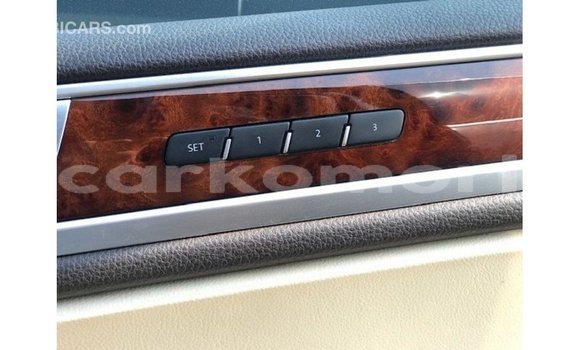 Acheter Import Voiture Volkswagen Touareg Marron à Import - Dubai, Grande Comore Acheter Import Voiture Volkswagen Touareg Marron à Import - Dubai, Grande Comore