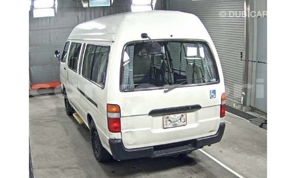 Acheter Import Voiture Toyota Hiace Blanc à Import - Dubai, Grande Comore Acheter Import Voiture Toyota Hiace Blanc à Import - Dubai, Grande Comore